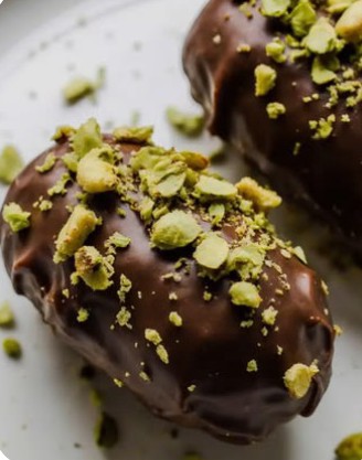 خرما پیاروم مغزدار شکلاتی